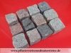 Rustikale Granit-Pflastersteine 7/9cm (gesägt-gespalten), MIX von bunten (rot, schwarz, grau, gelblig) Pflastersteinen aus schwedischem und polnischem Granit, Granit-Würfel, Natursteinpflaster, Pflastersteine aus Polen und Schweden, Pflastersteine direkt vom Hersteller... Auf dem Foto befinden sich trockene Steine, deswegen ist die Farbintensität unterschiedlich