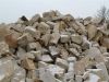 Unregelmäßige Mauersteine aus Sandstein / Naturstein-Mauer / Sandstein-Mauer (Sandstein-Mauersteine), die von unserer Kundschaft auch für ein Zyklopenmauerwerk bestellt werden (Sandstein aus Polen), Mauersteine für eine Natursteinmauer, Polensandstein / Wasserbausteine