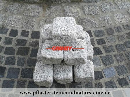 Granit-Pflastersteine, gespalten und zusätzlich getrommelt